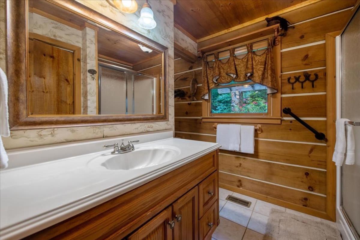 הוילה בלו רידג' Waterfront Mountain Cabin With Hot Tub מראה חיצוני תמונה